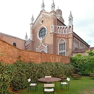 Casa Contarini , Venice Italy