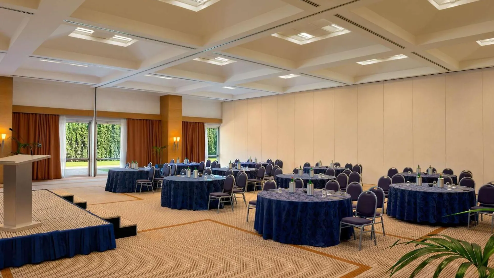 Hilton Rome Airport Hotel Fiumicino 4*,